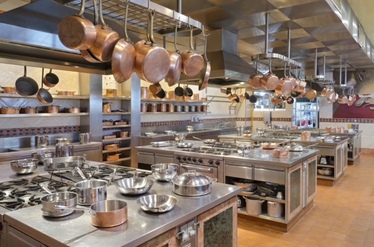 Definitive Guide to Purchasing Commercial Kitchen Equipment Online
