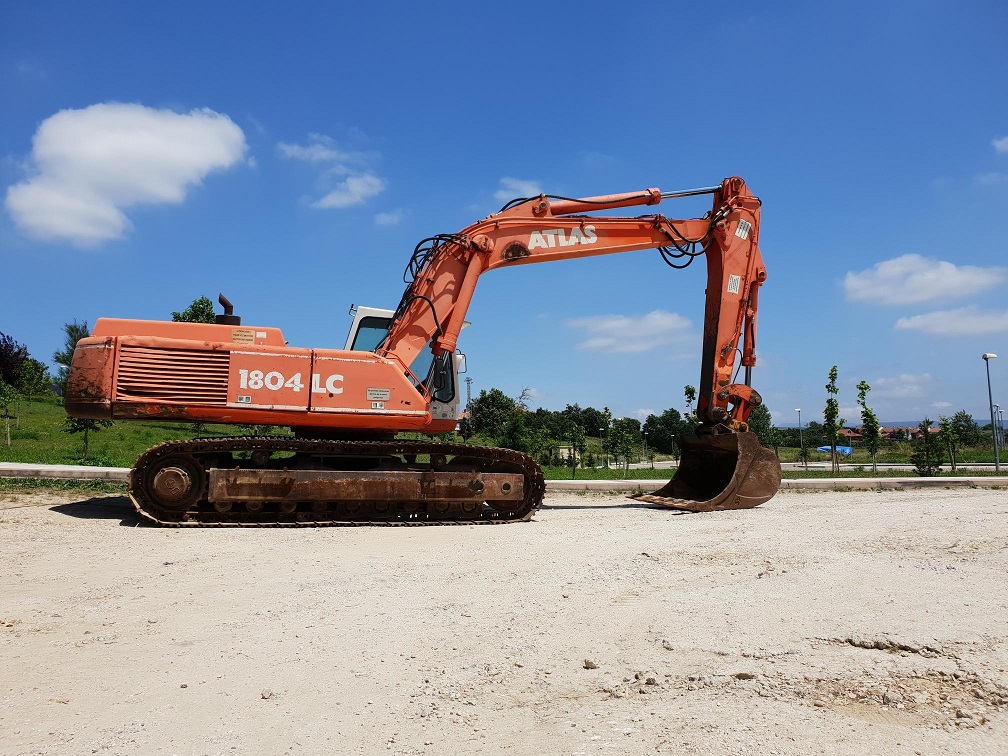 Buying Heavy Equipment at an Online Auction