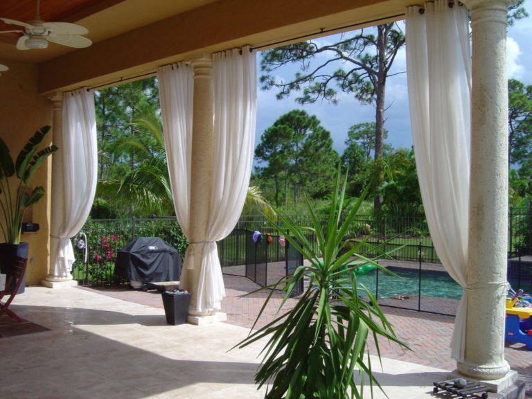 Which outdoor curtains are the more useful?