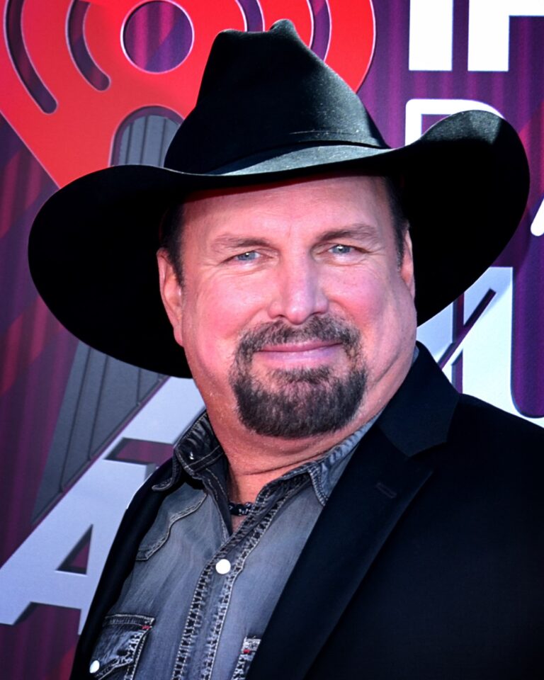 Garth Brooks Net Worth 2021 – Famous Country Singer