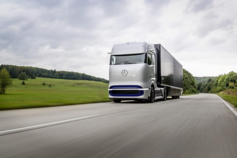 Daimler Truck says that the transition to EVS will cost jobs