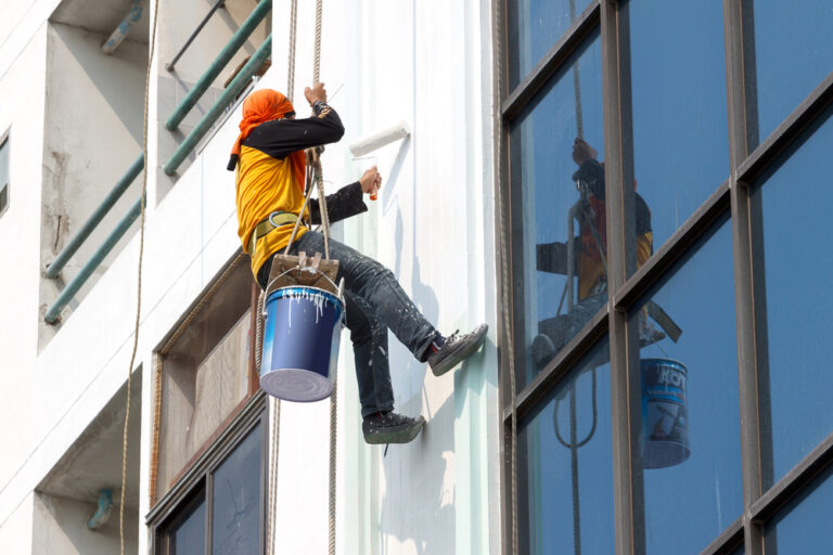 How to prepare surfaces for painting in commercial buildings